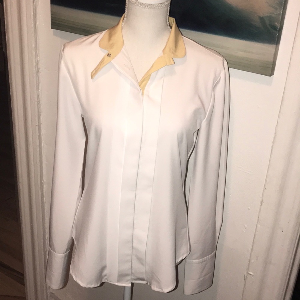 Woman’s Espoir long sleeve shirt. Size M